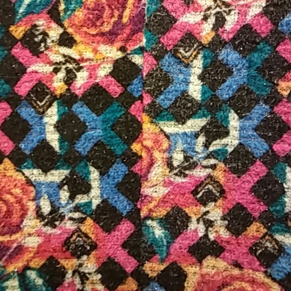 LulaRoe Lindsay - Picture 3 of 5